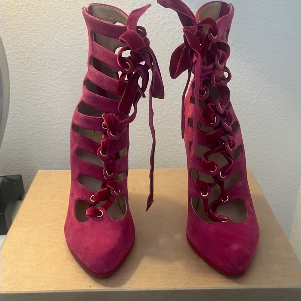 Elegant Pink Lace-Up Women's Shoes Christian Louboutin 7.5